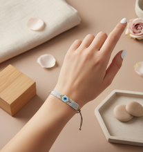 Cargar imagen en el visor de la galería, Pulsera Ojito de Protección
