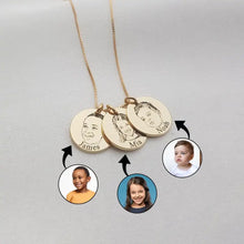 Cargar imagen en el visor de la galería, Collar Moneda Personalizable Foto