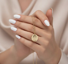 Cargar imagen en el visor de la galería, Collar Moneda Personalizable Foto