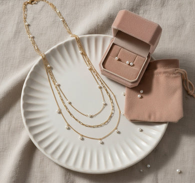 Collar Triple Perlitas de Agua Dulce