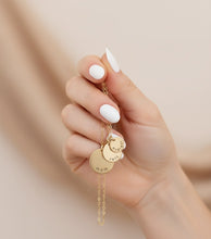 Cargar imagen en el visor de la galería, Collar Personalizable 3 Monedas Familia