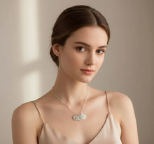 Cargar imagen en el visor de la galería, Collar 3 Monedas Inicial y Fecha