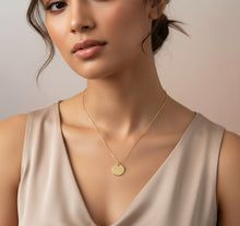 Cargar imagen en el visor de la galería, Collar Monedita Personalizable Orejas de Perrito