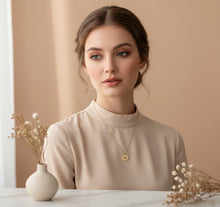 Cargar imagen en el visor de la galería, Collar Moneda Inicial y Fecha Personalizable