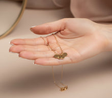 Cargar imagen en el visor de la galería, Collar Moneditas Personalizables