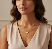 Cargar imagen en el visor de la galería, Collar Moneditas Personalizables