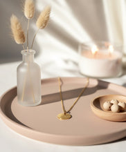 Cargar imagen en el visor de la galería, Collar Monedita Personalizable