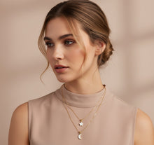 Cargar imagen en el visor de la galería, Collar Estrella y Luna Madre Perla