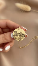 Cargar imagen en el visor de la galería, Collar Personalizado Fotografía