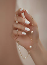 Cargar imagen en el visor de la galería, Collar Bibiana con Perlas