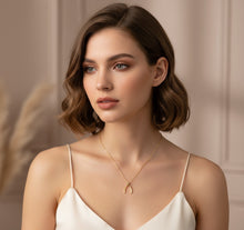 Cargar imagen en el visor de la galería, Collar Huesito de la Suerte