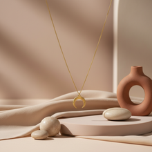 Cargar imagen en el visor de la galería, Collar Luna Picada