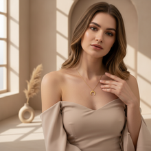 Cargar imagen en el visor de la galería, Collar Luna Picada