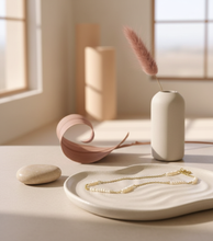 Cargar imagen en el visor de la galería, Collar Líneas de Perlas