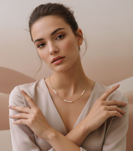 Cargar imagen en el visor de la galería, Collar Líneas de Perlas