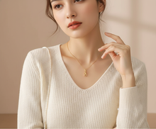 Cargar imagen en el visor de la galería, Collar Conejito Articulado