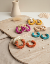 Cargar imagen en el visor de la galería, Arracadas Huicholes