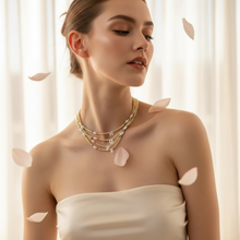 Cargar imagen en el visor de la galería, Collar Inicial Blanca