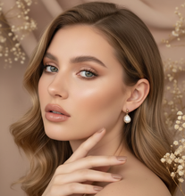 Cargar imagen en el visor de la galería, Aretes Perla Oval