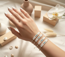 Cargar imagen en el visor de la galería, Pulsera Ojito de Protección