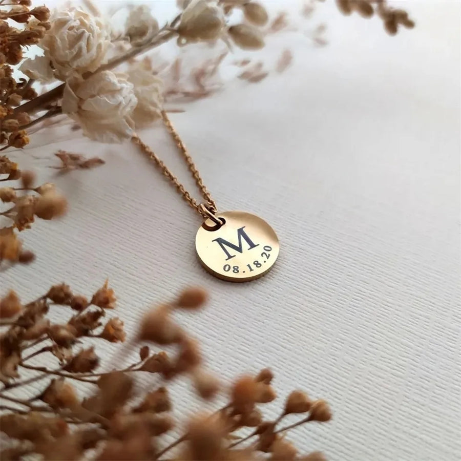 Collar Moneda Inicial y Fecha Personalizable