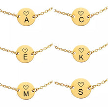 Cargar imagen en el visor de la galería, Pulsera Inicial con Corazón