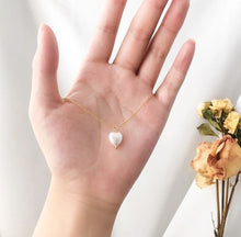 Cargar imagen en el visor de la galería, Collar Corazón Cerámico Blanco